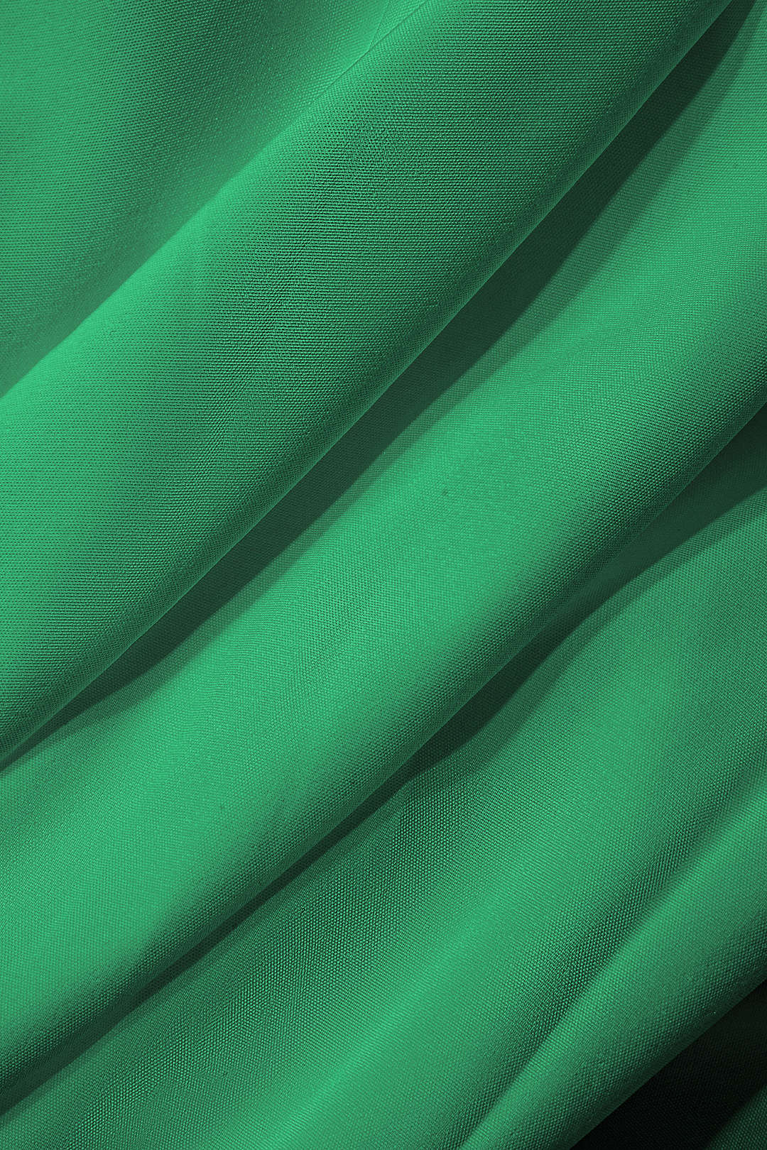 Yüksek Yaka Kesik Detaylı Pliseli Maksim Elbise