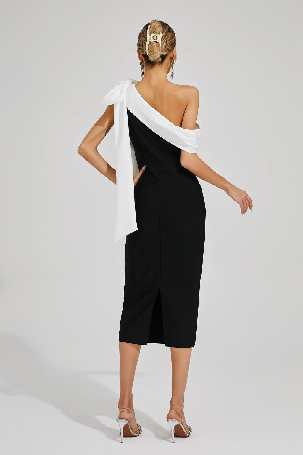 Selma Siyah Fiyonklu Tek Omuz Bandaj Midi Elbise