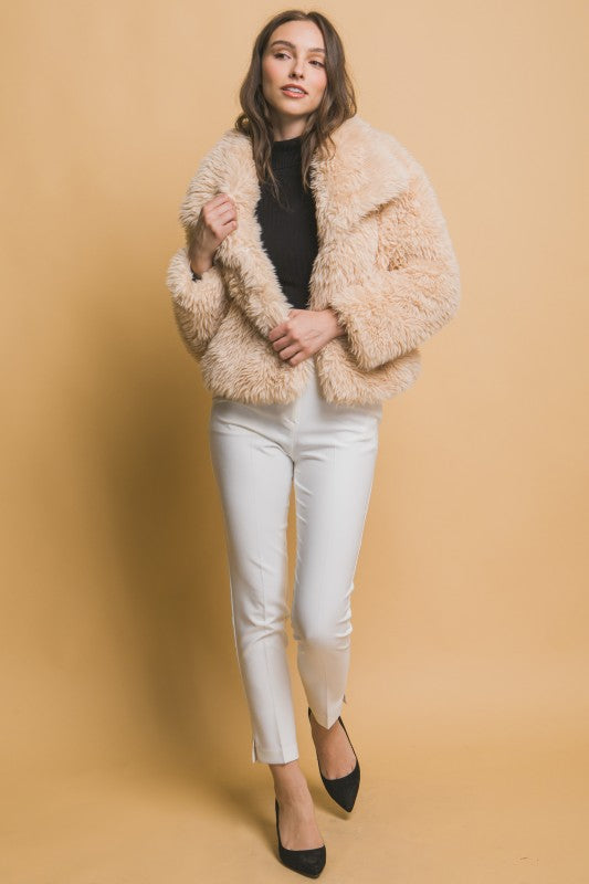 Uzun Kollu Suni Kürk Ceket