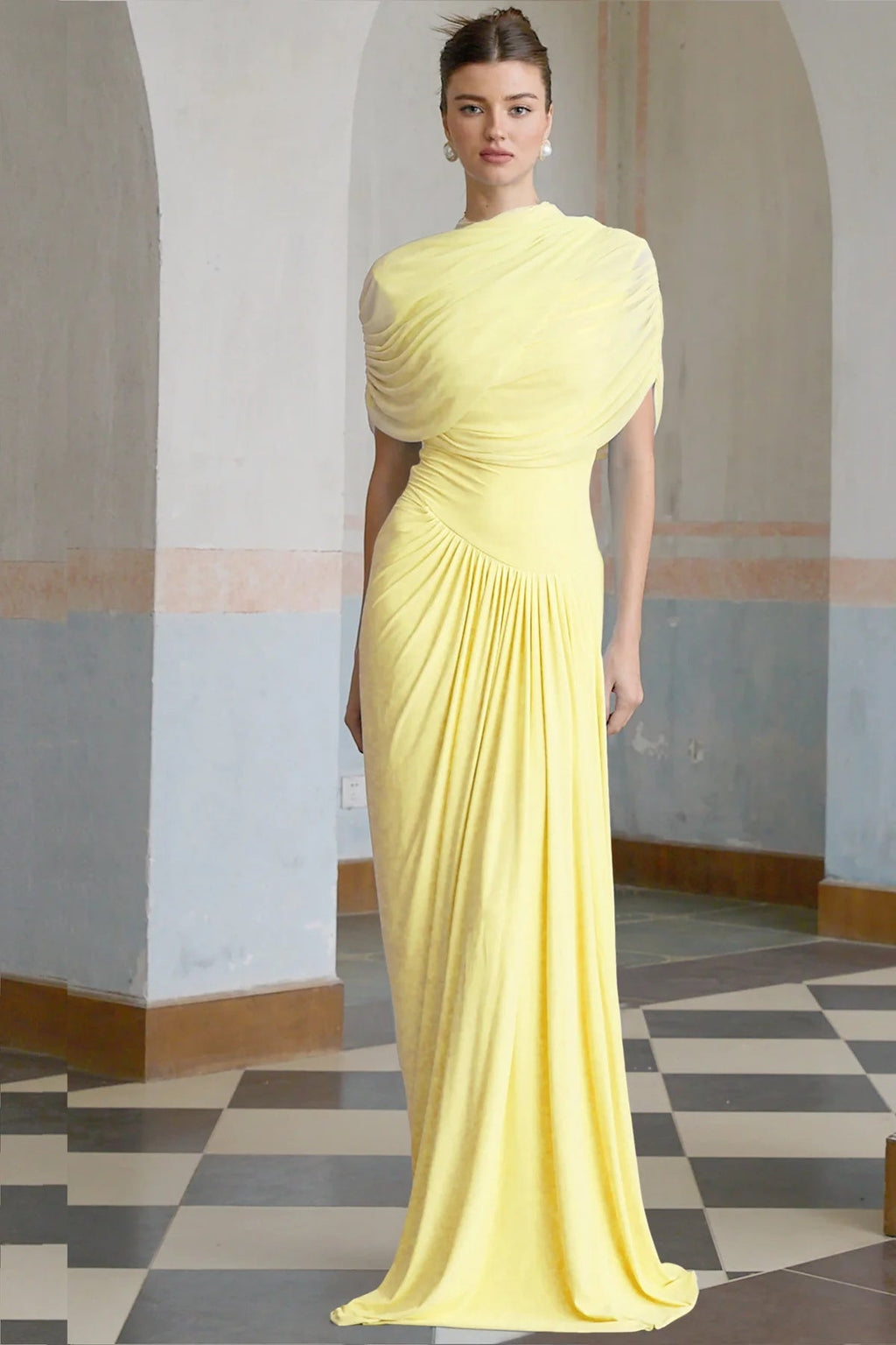 Asimetrik pilili maksi elbise