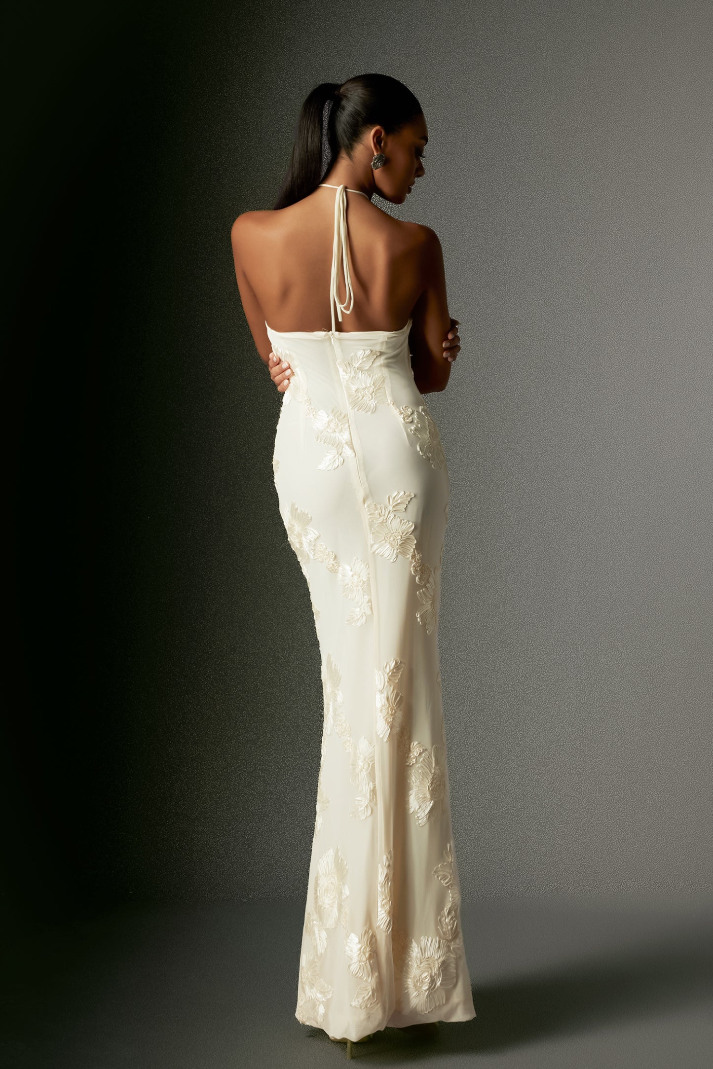 Griselda Çiçek İşlemeli Halter Yaka Maxi Elbise - Beyaz