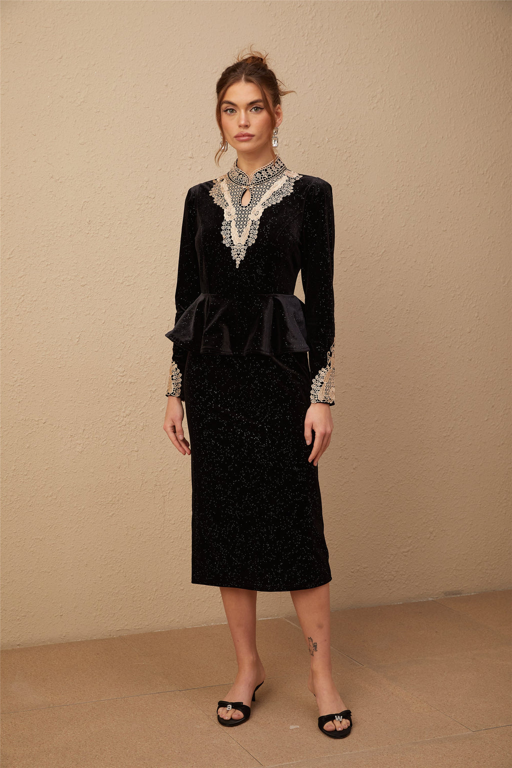 Roxane siyah kadife süslemeli midi elbise