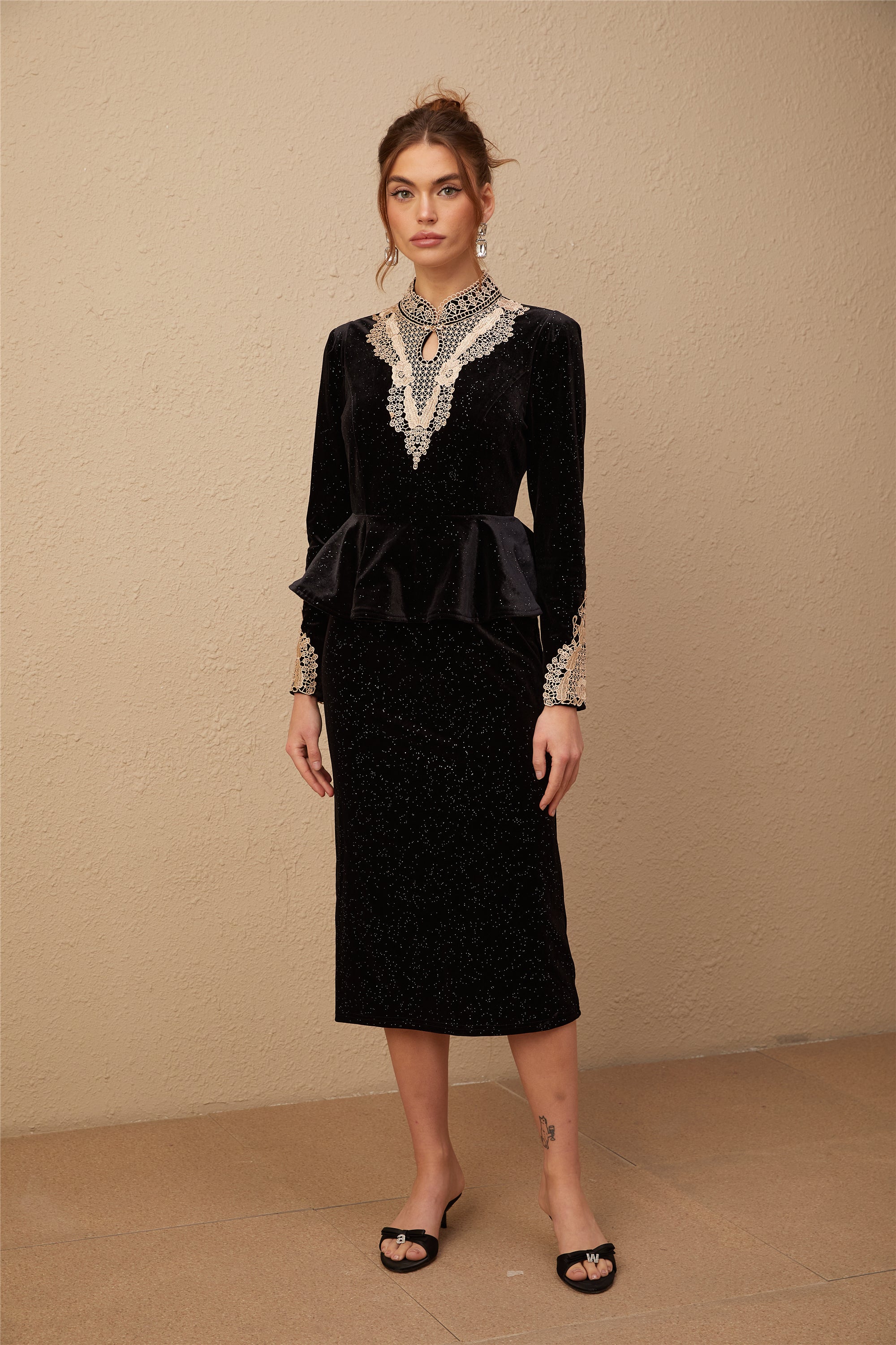 Roxane siyah kadife süslemeli midi elbise