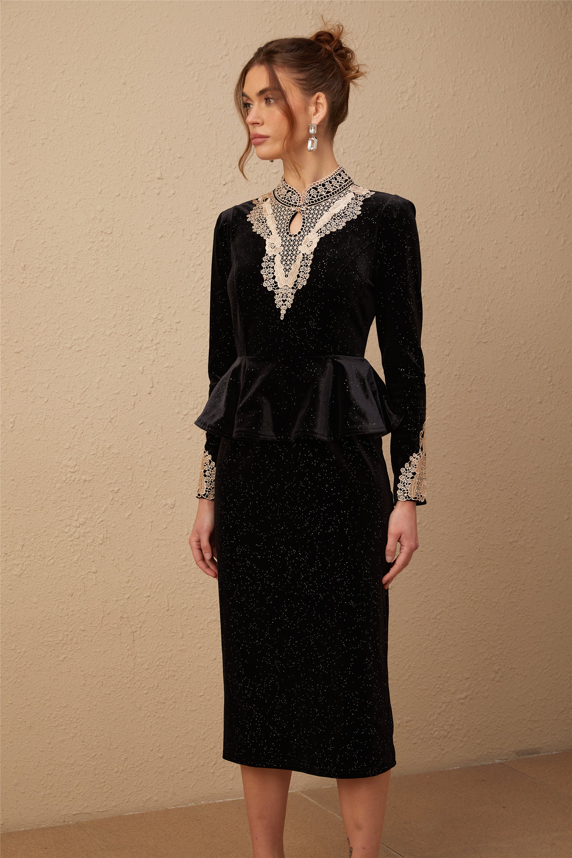 Roxane siyah kadife süslemeli midi elbise