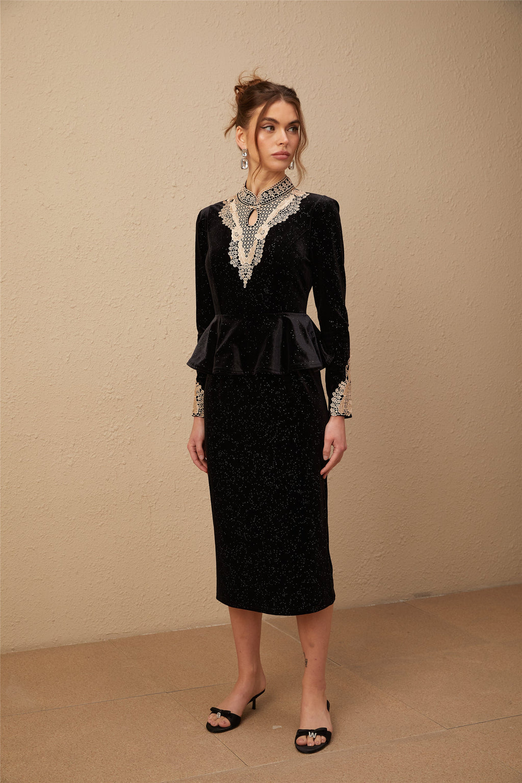 Roxane siyah kadife süslemeli midi elbise