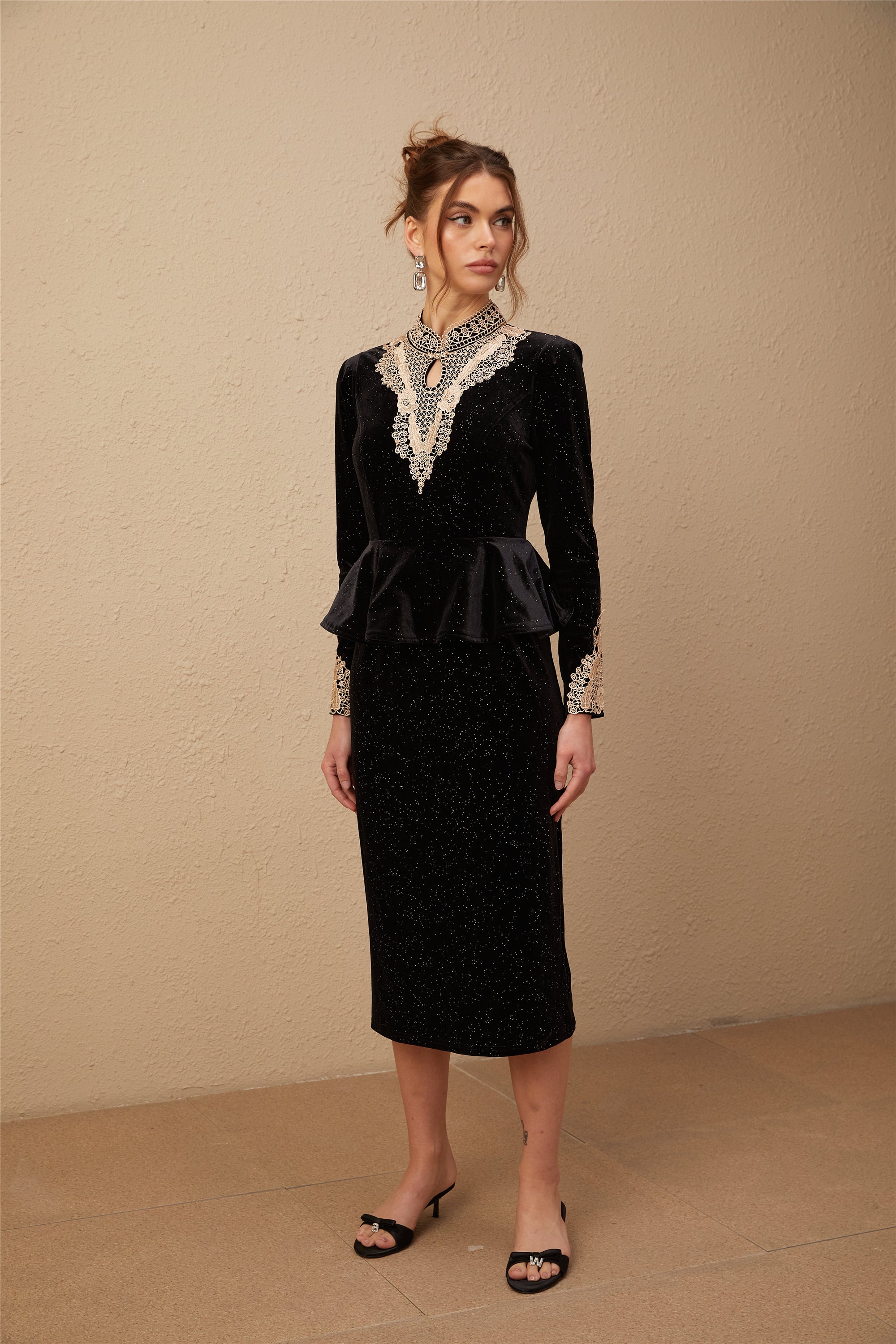 Roxane siyah kadife süslemeli midi elbise