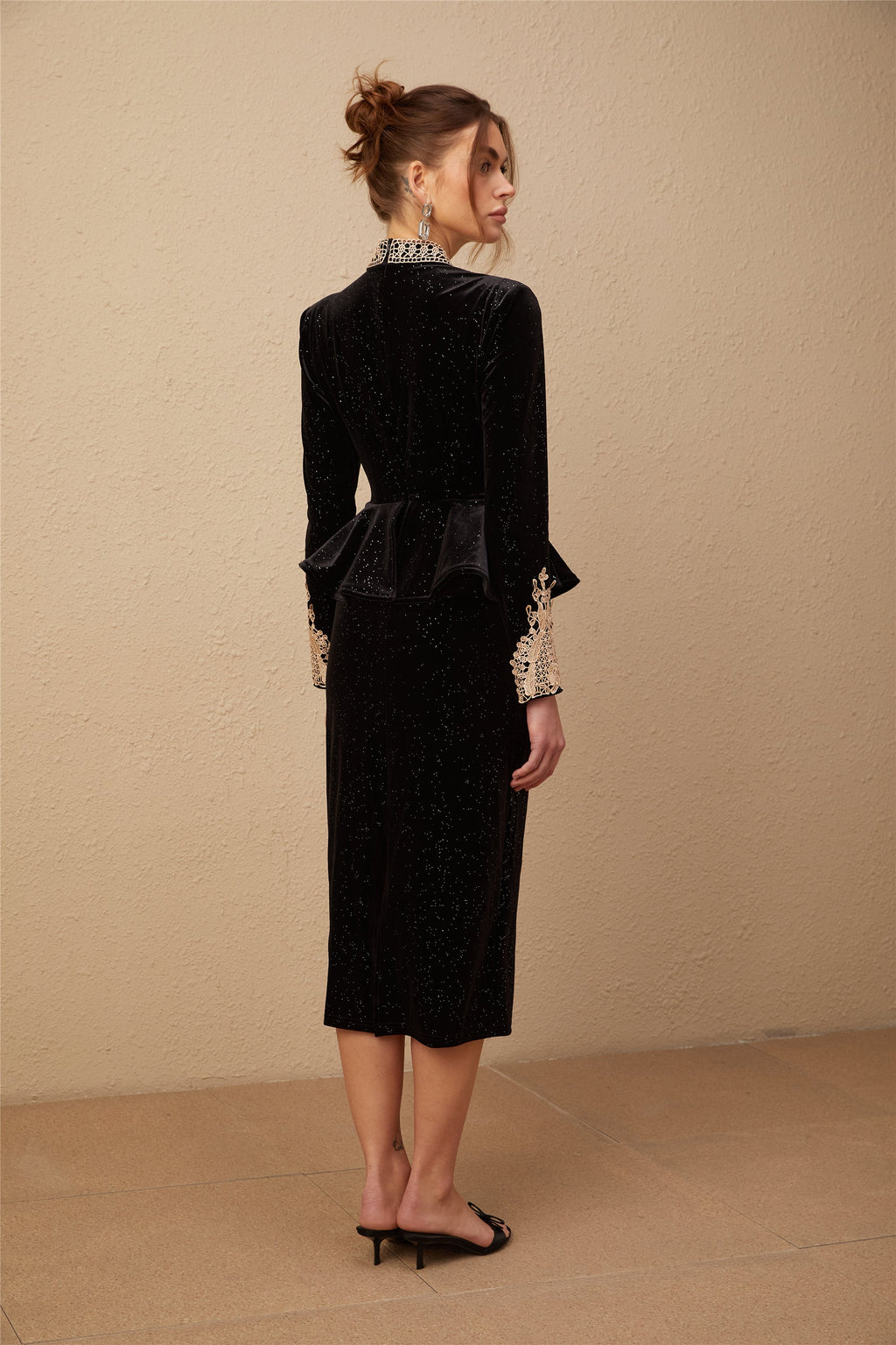 Roxane siyah kadife süslemeli midi elbise