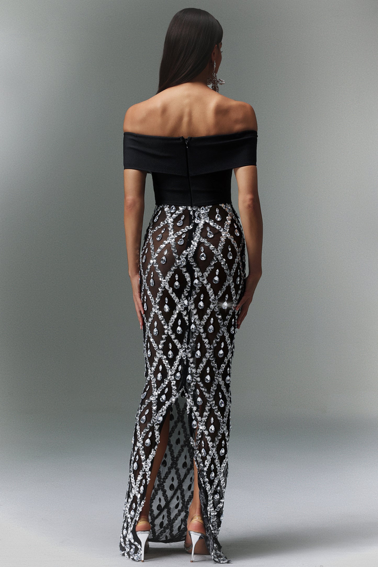 Omuzu Açık Taş Detaylı Maksi Elbise