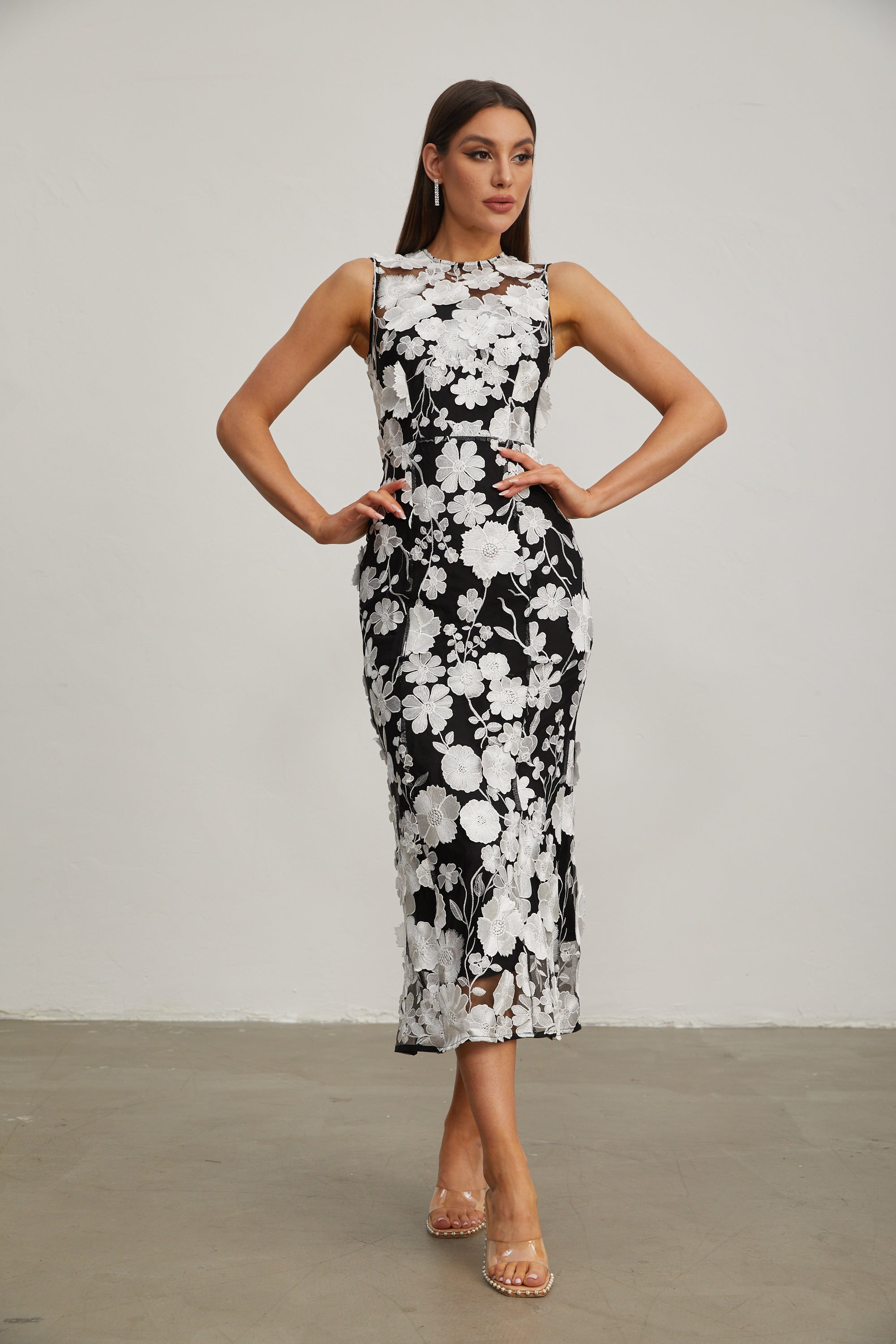 Johanna Siyah Çiçekli Dantel Midi Elbise