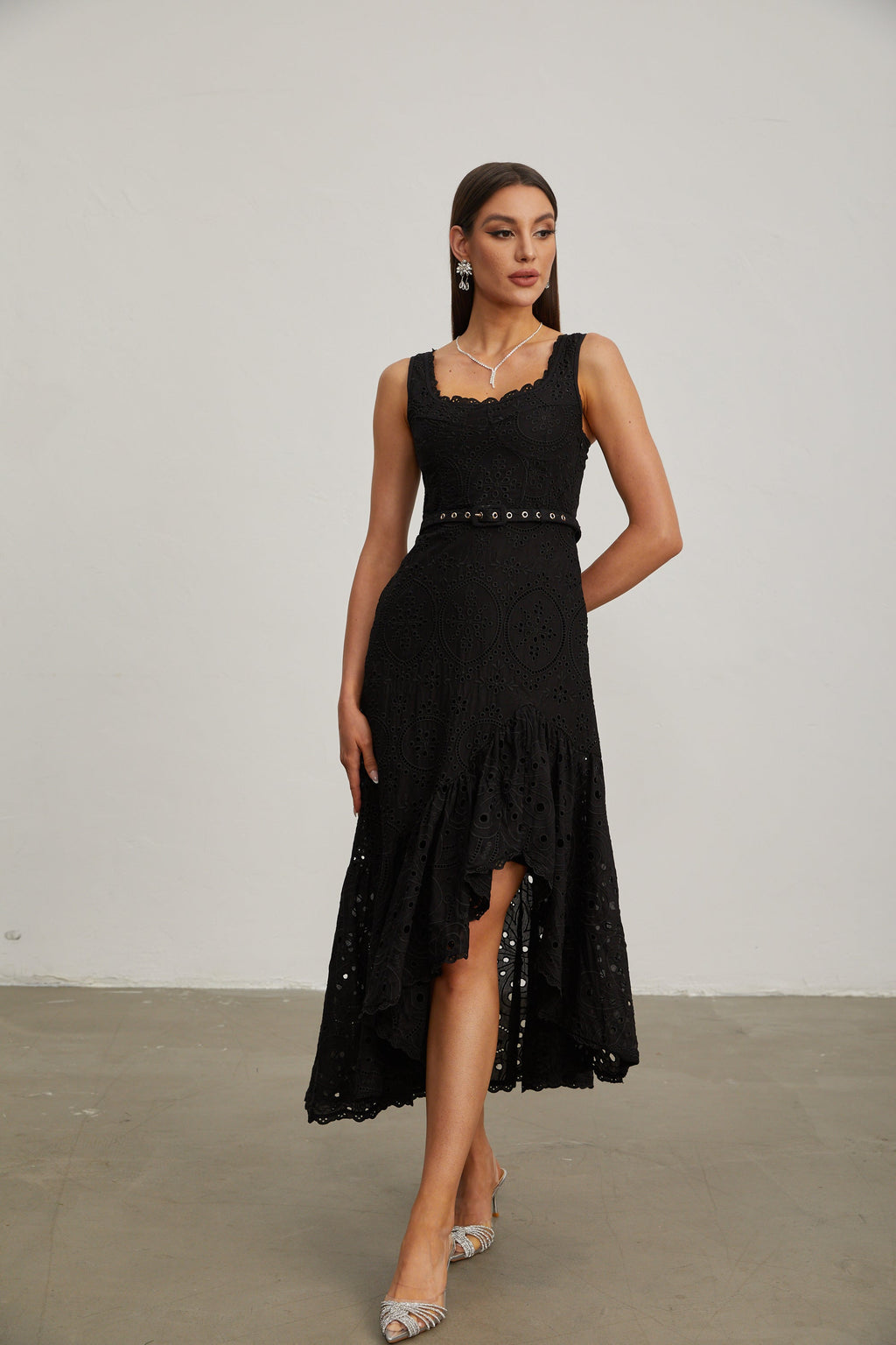 Lucy Siyah Dantel Asimetrik Midi Elbise