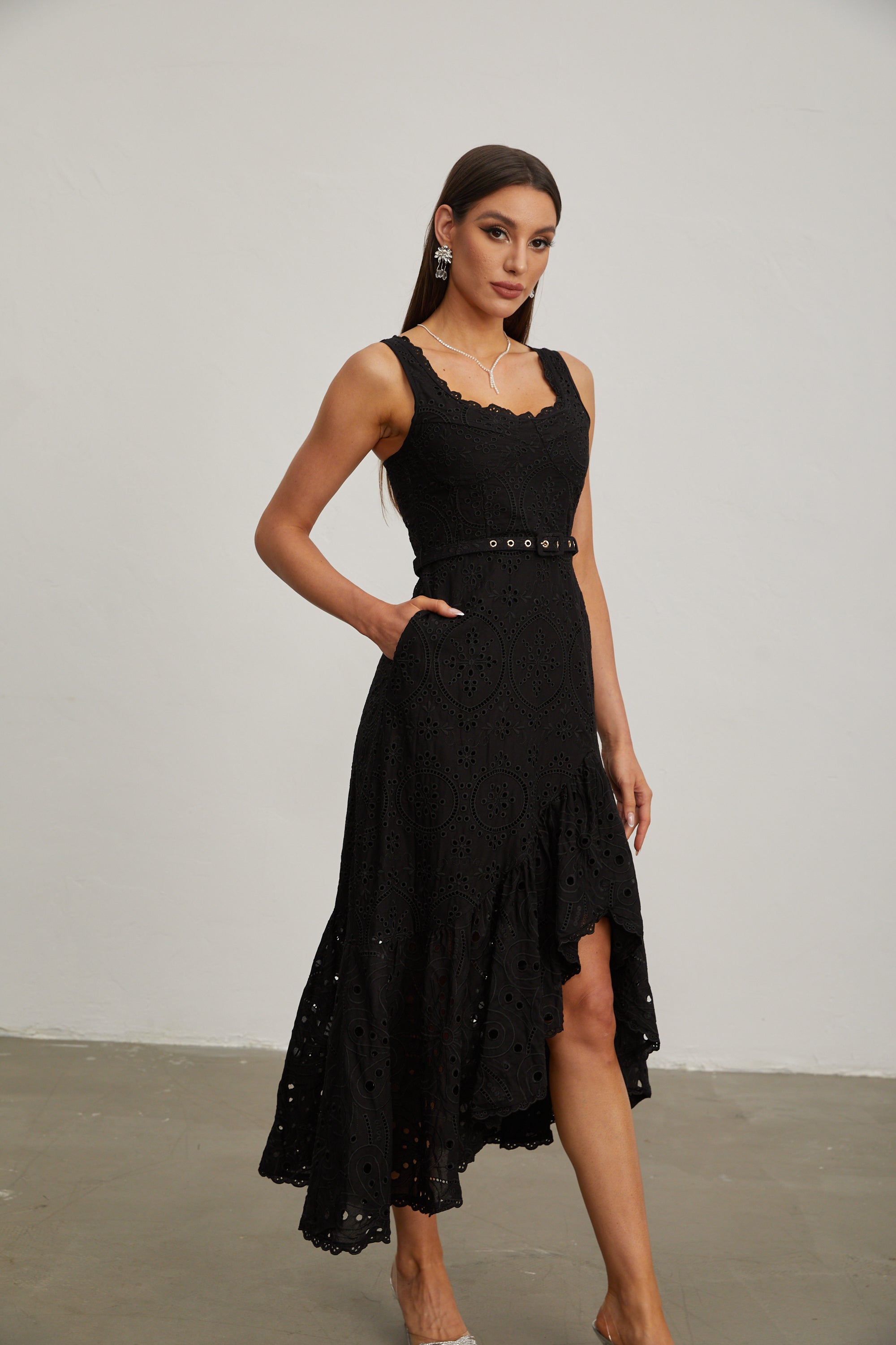 Lucy Siyah Dantel Asimetrik Midi Elbise