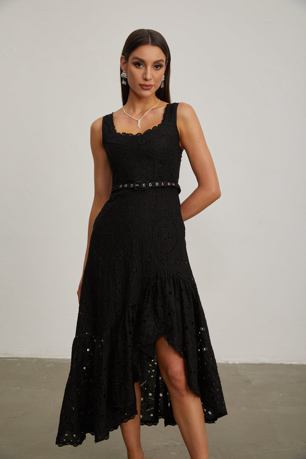 Lucy Siyah Dantel Asimetrik Midi Elbise
