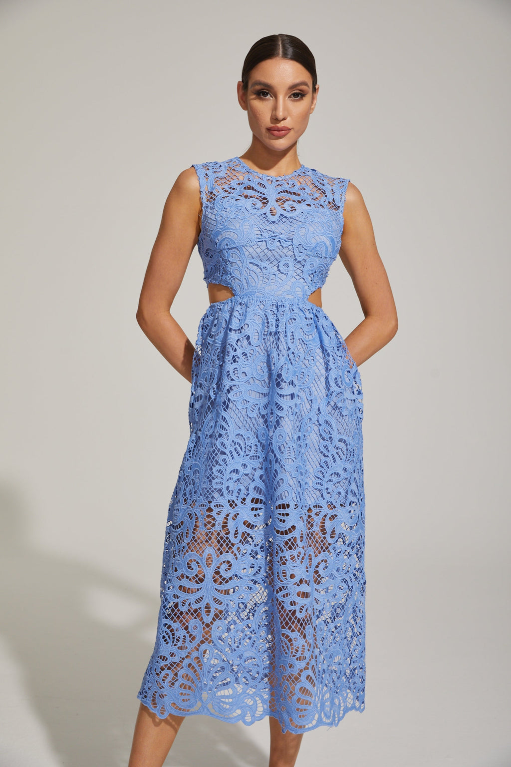 Quitalia Mavi Çiçekli Kesim - Dantel Midi Elbise