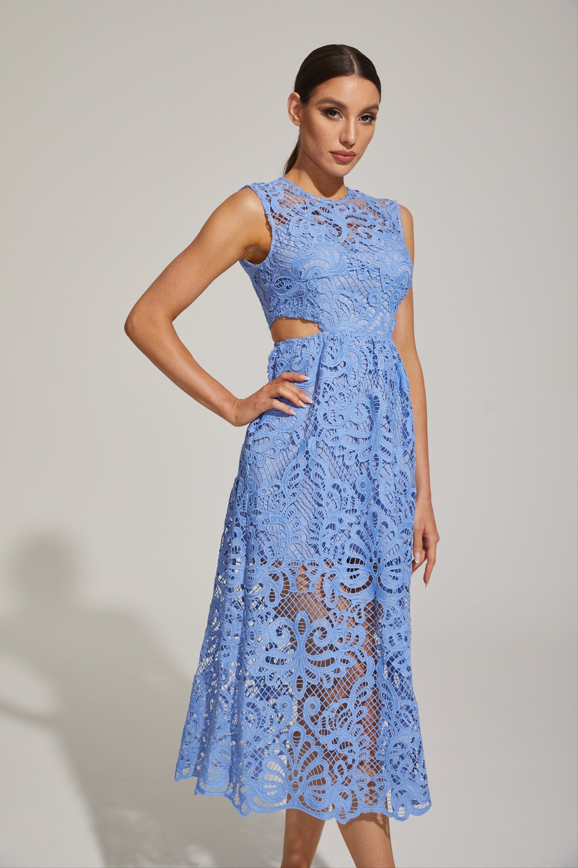 Quitalia Mavi Çiçekli Kesim - Dantel Midi Elbise