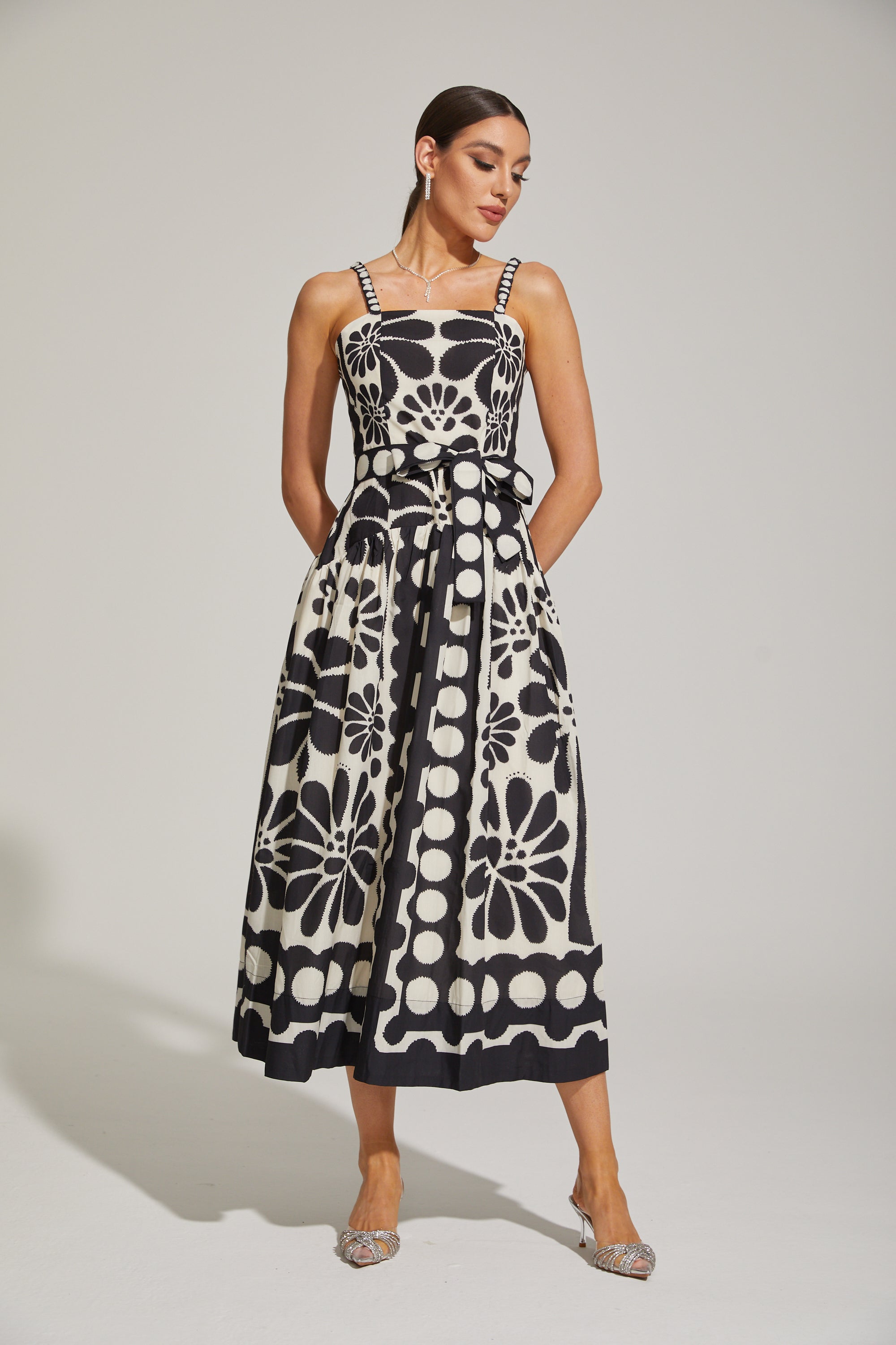 Briony Monét Çiçekli Mozaik Midi Elbise