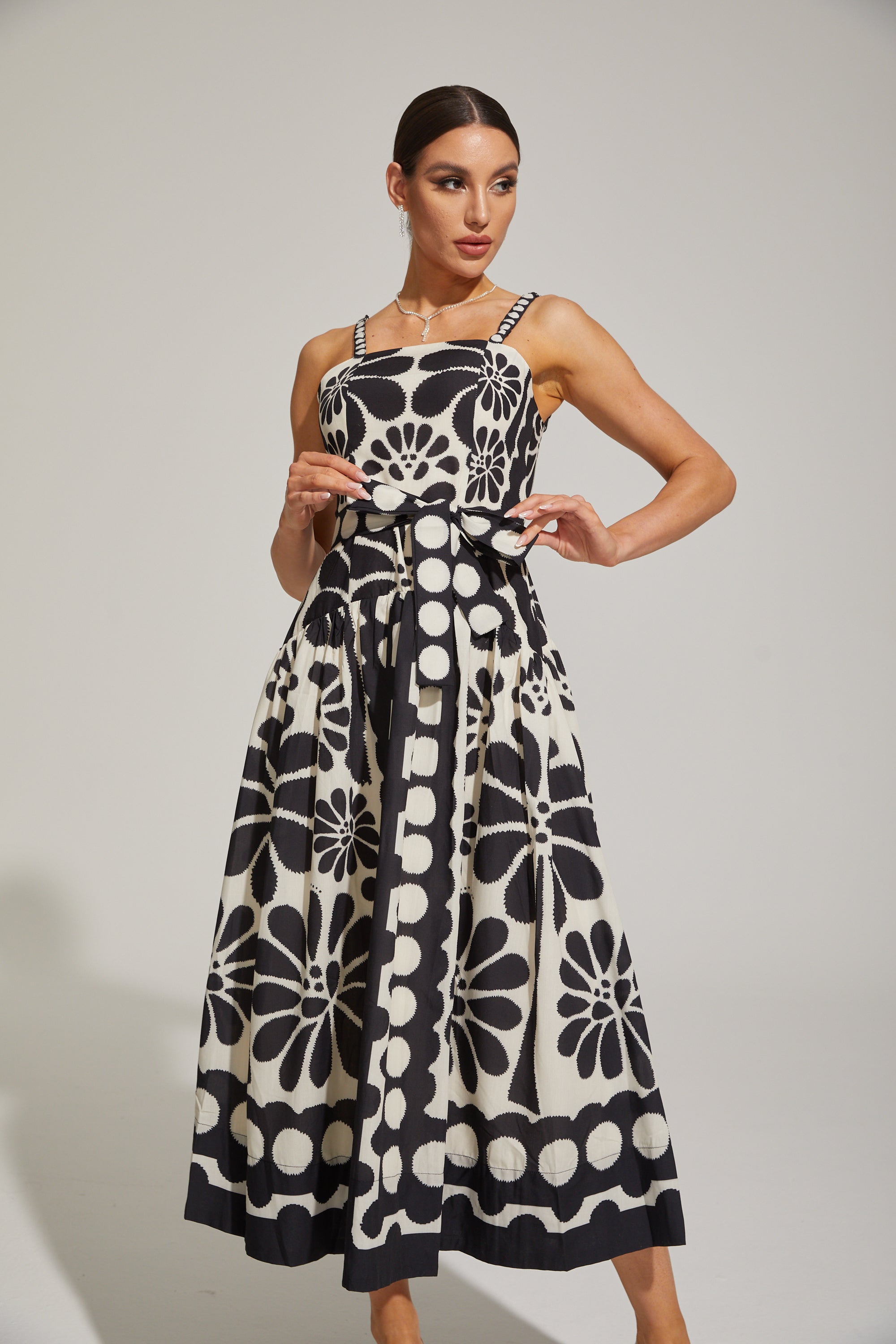 Briony Monét Çiçekli Mozaik Midi Elbise