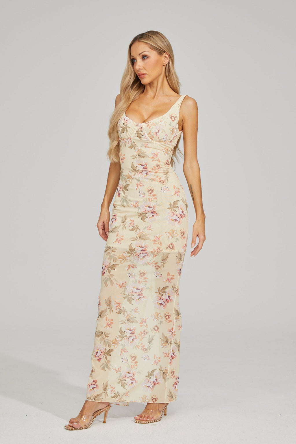 Çiçek İşlemeli Maxi Elbise