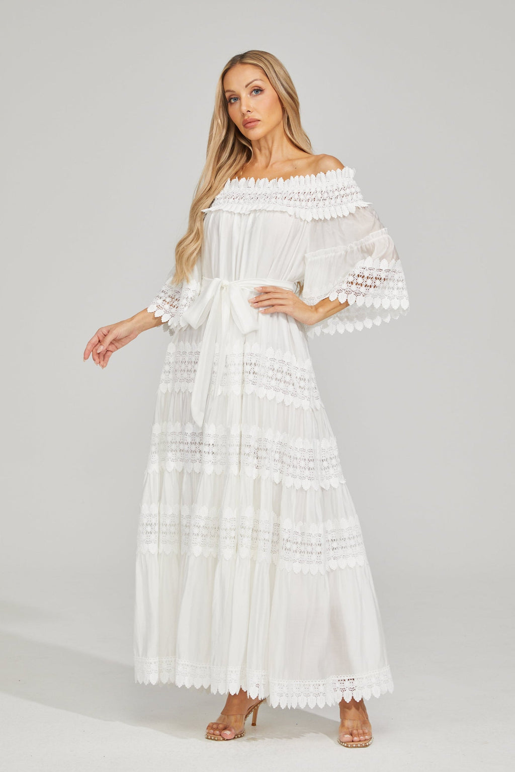 Dantel Detaylı Maxi Elbise