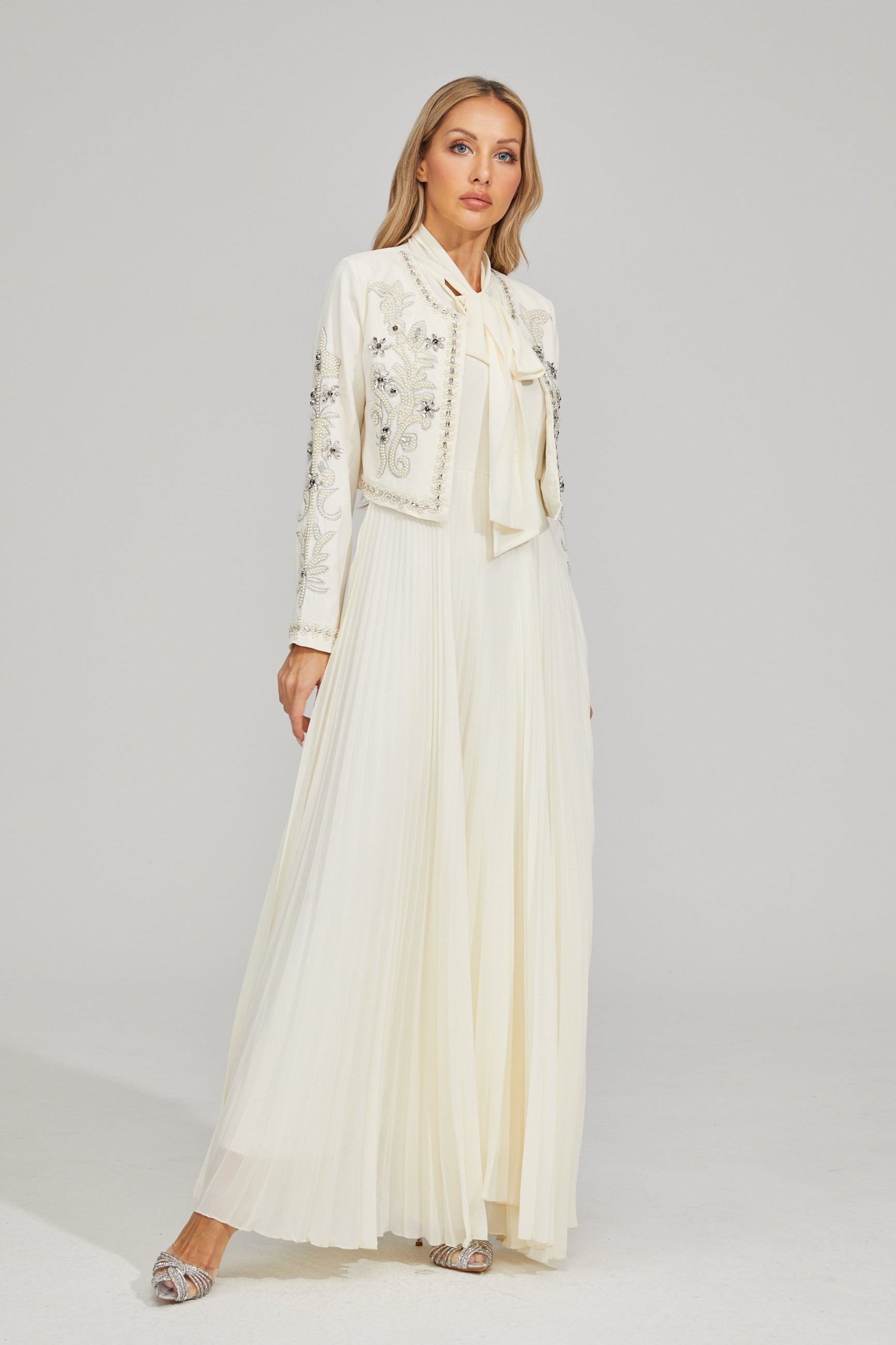 Pileli Maxi Elbise ve Kısa Ceket Takımı