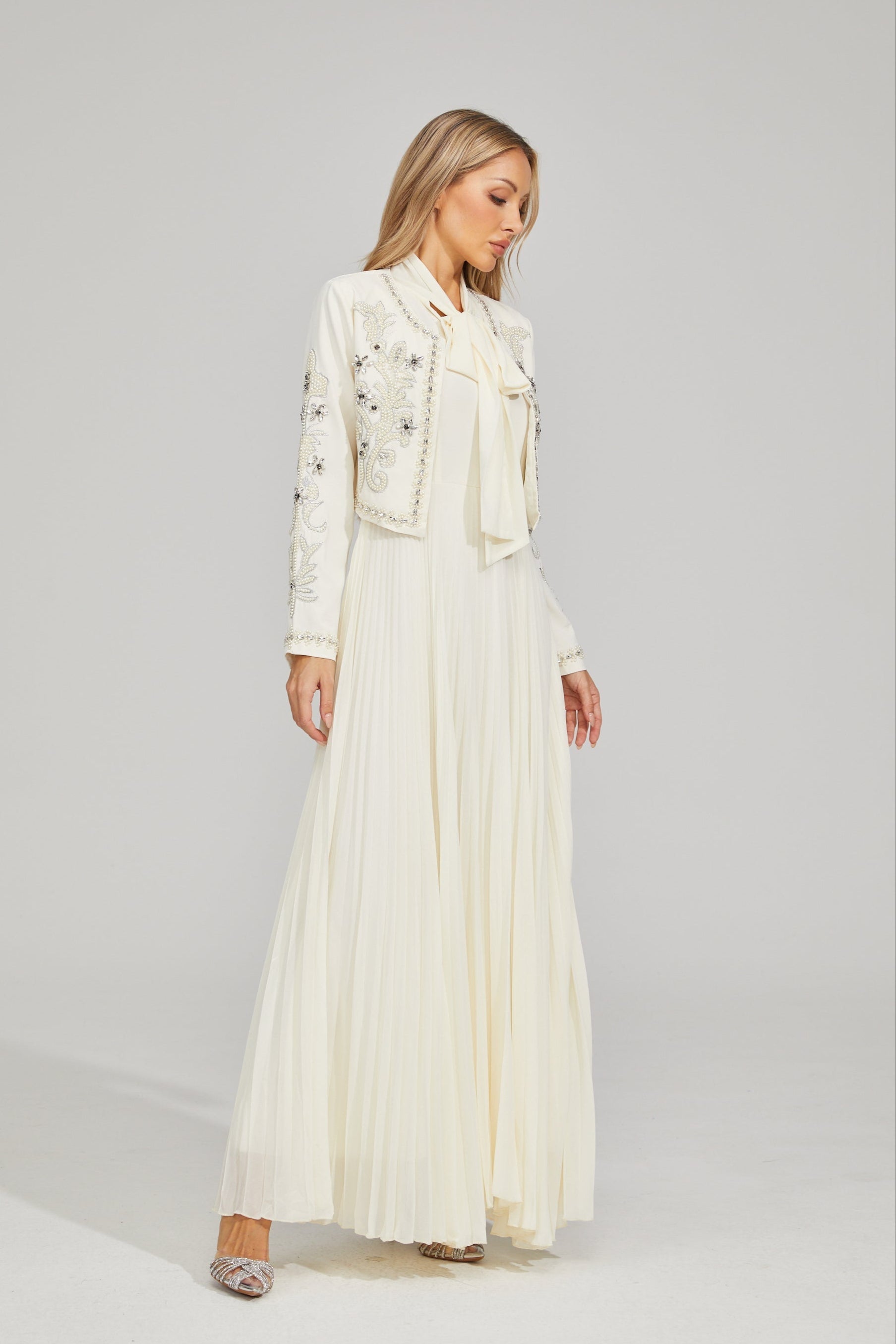 Pileli Maxi Elbise ve Kısa Ceket Takımı