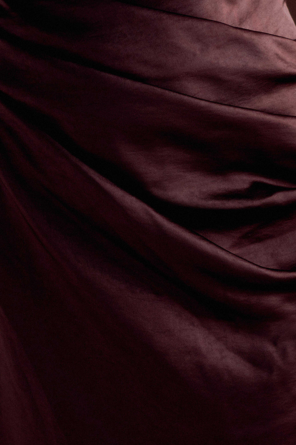 Dalia Düşük Omuzlu Saten Maxi Elbise - Bitter Çikolata