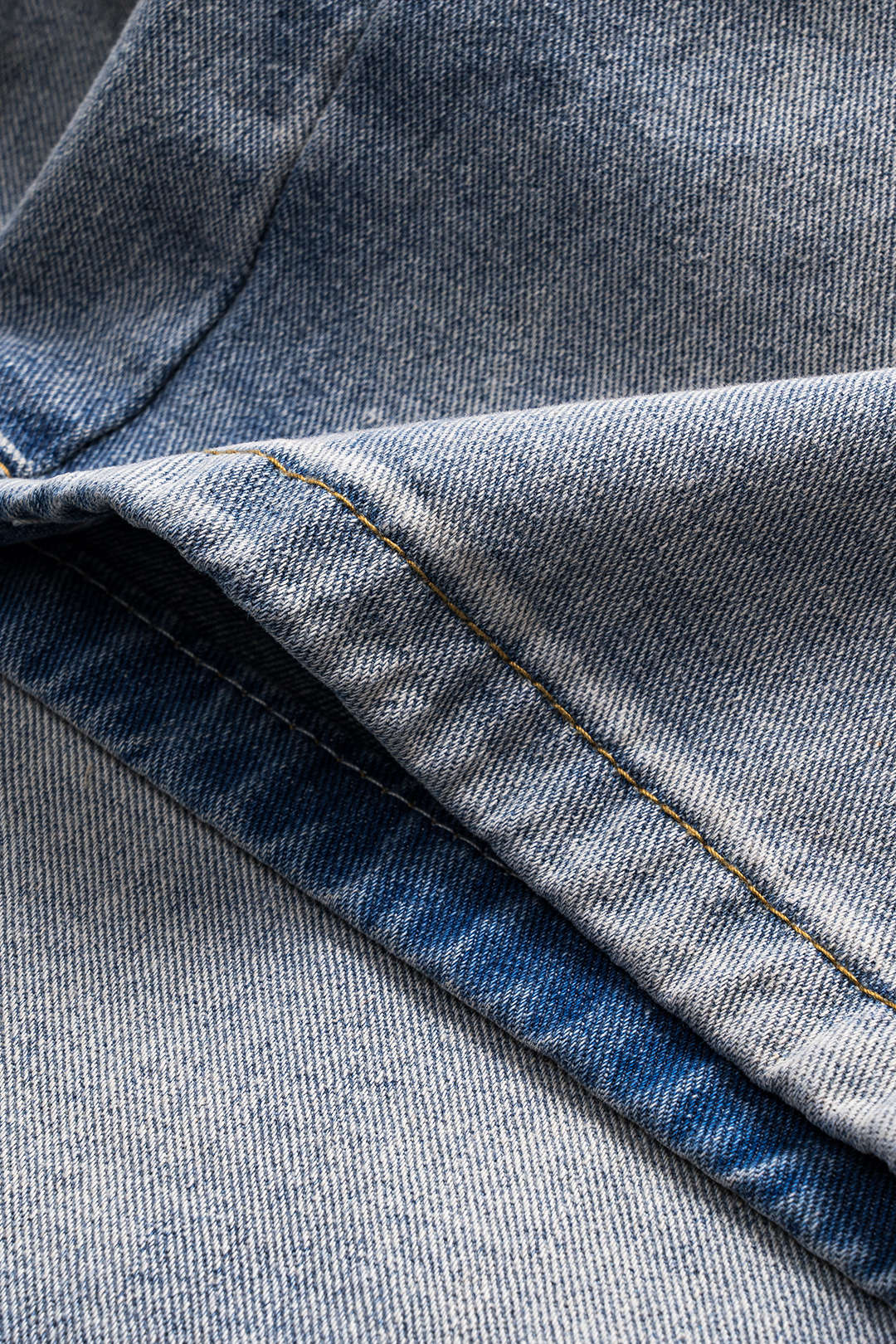 Solmuş Denim Pileli Düğmeli Cep Detaylı Geniş Paça Jean