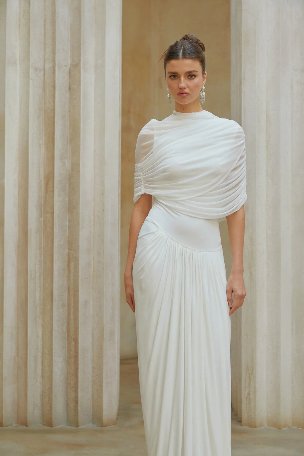 Asimetrik pilili maksi elbise