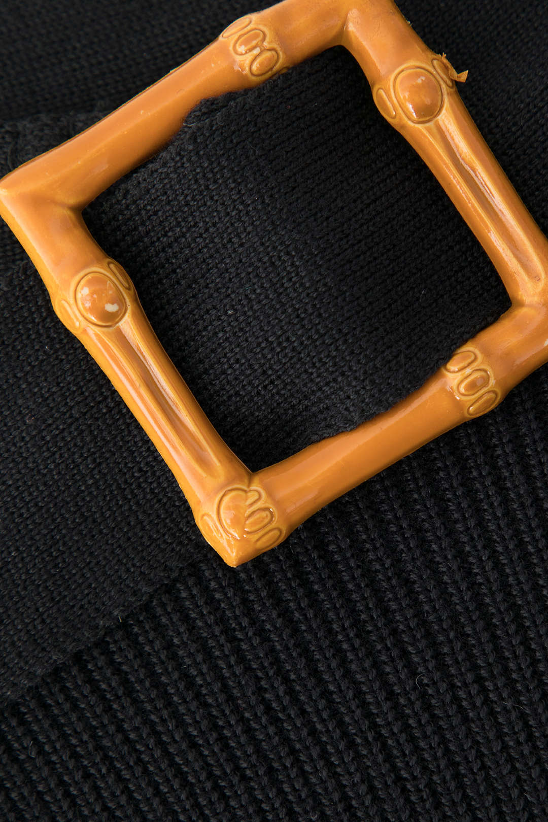 Kısa Tank Top Ve Tokalı Midi Etek Seti