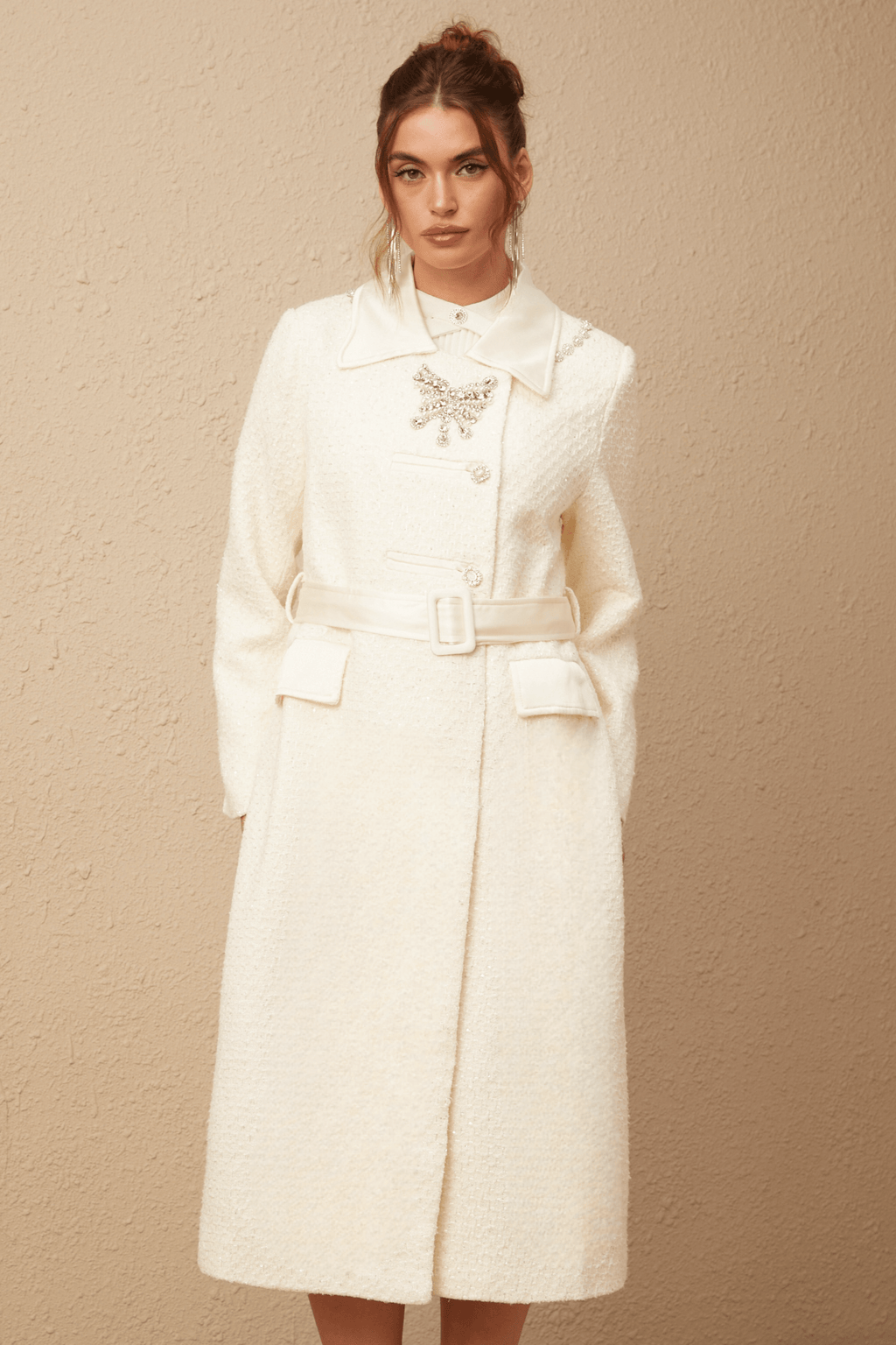 Eternal Grace Beyaz Kuşaklı Uzun Kaban