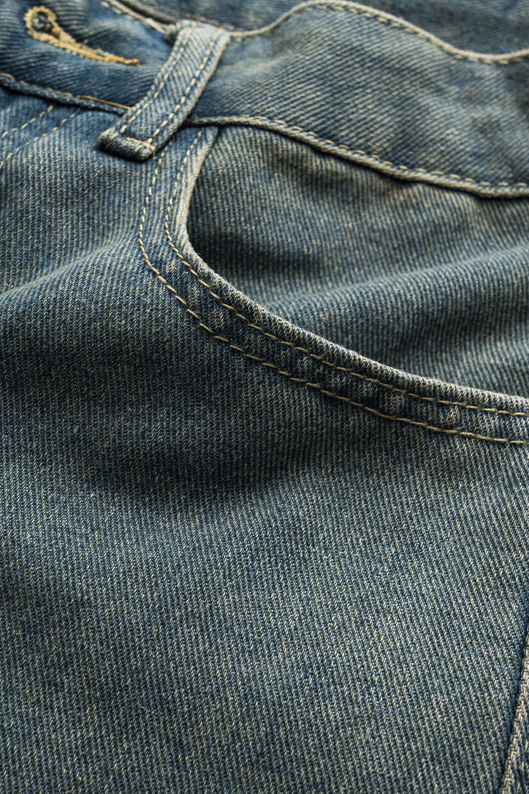 Püsküllü Cepli Düğmeli Bol Paça Denim Pantolon