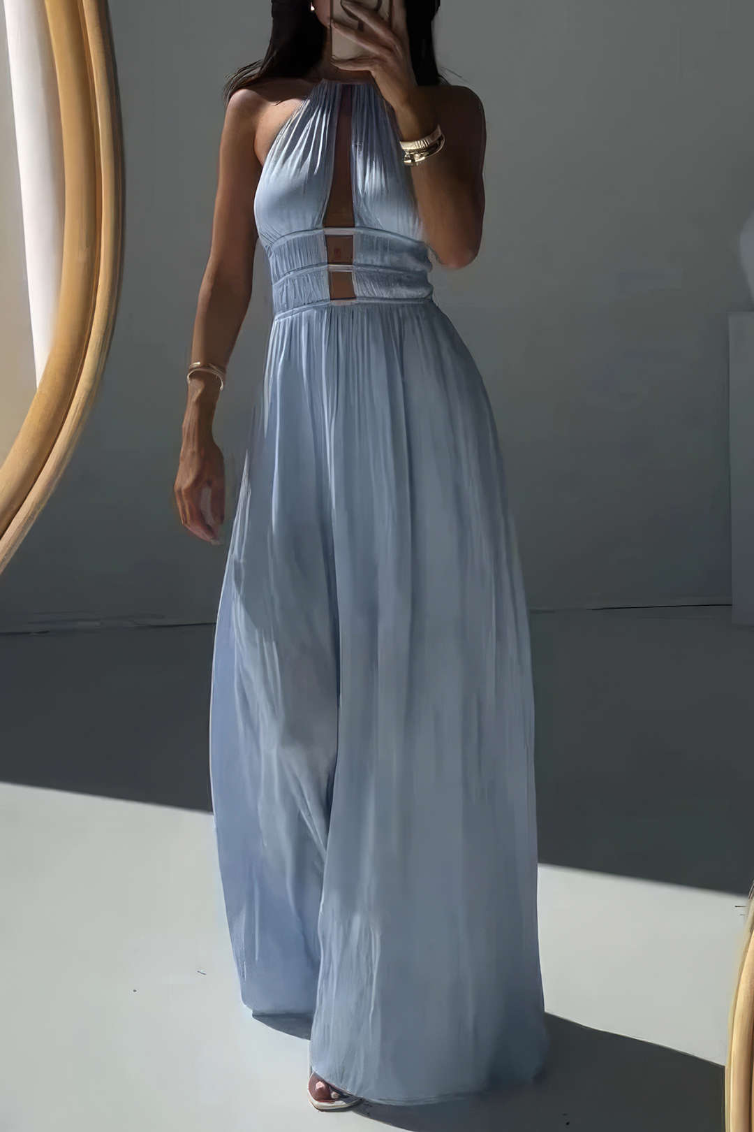 Halter Yaka Kesik Detaylı Kolsuz Maxi Elbise