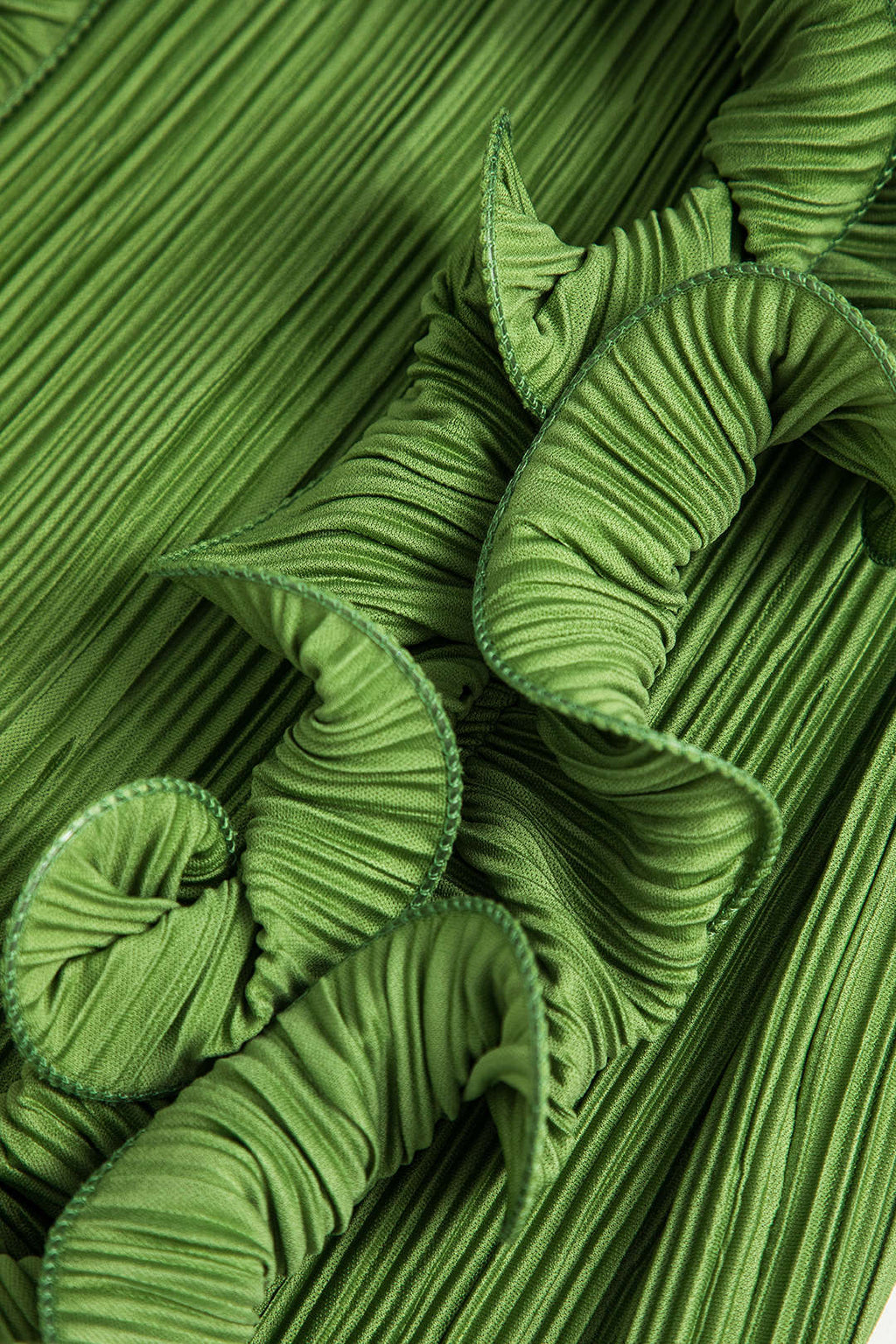 3D Çiçek Desenli V Yaka Midi Elbise