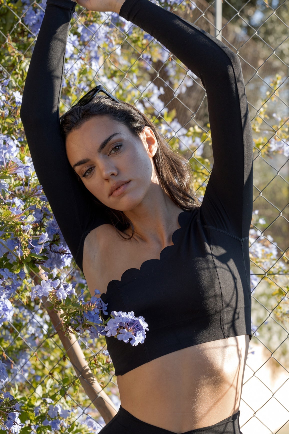 Asimetrik Uzun Kollu Crop Üst