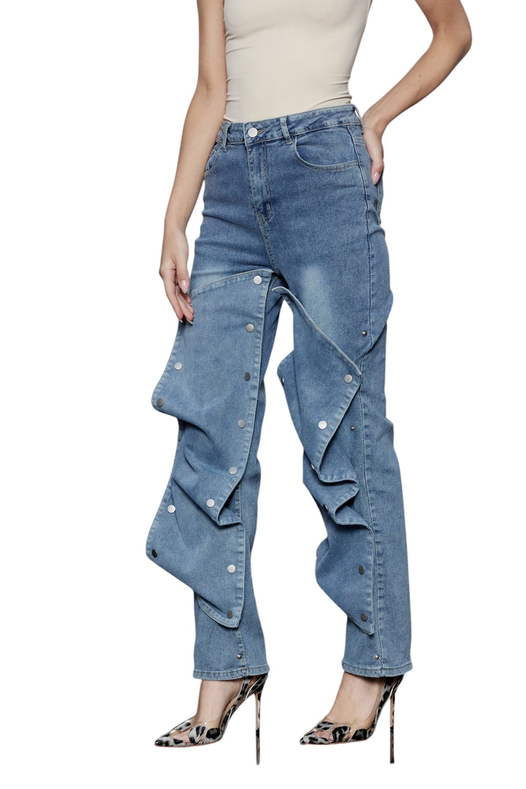 Düğmeli Asimetrik Düz Kesim Jean