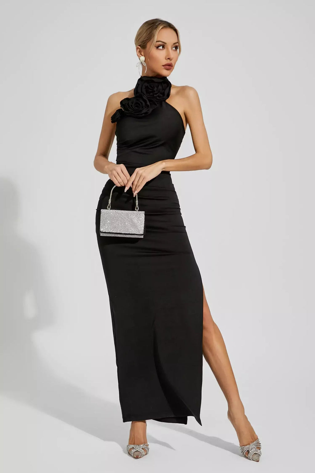 Natalie Kırmızı Çiçekli Dantelli Boyundan Bağlamalı Maxi Elbise