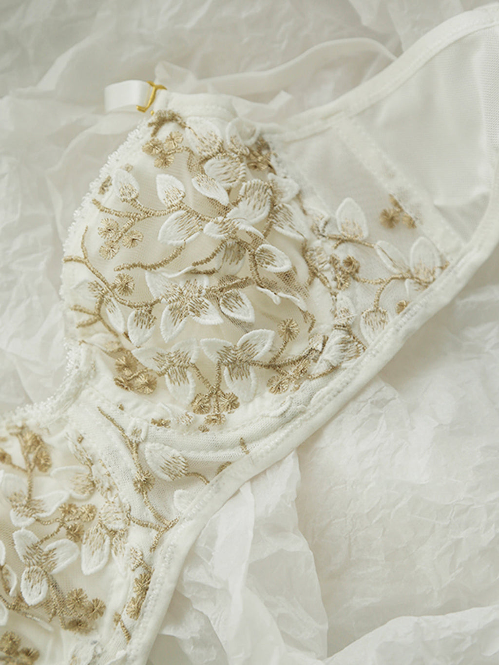 Nakış Detaylı Dantel Kısa Üst