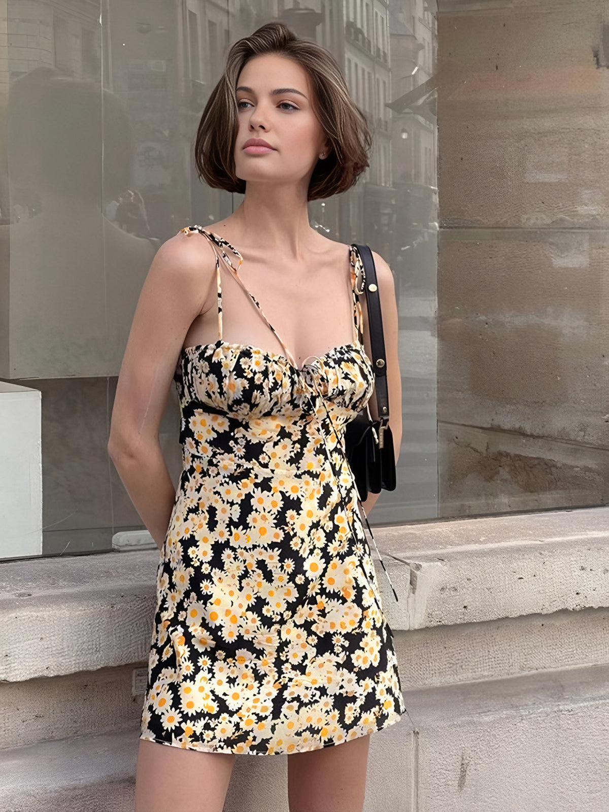 Papatya Baskılı Çiçekli Kısa Elbise