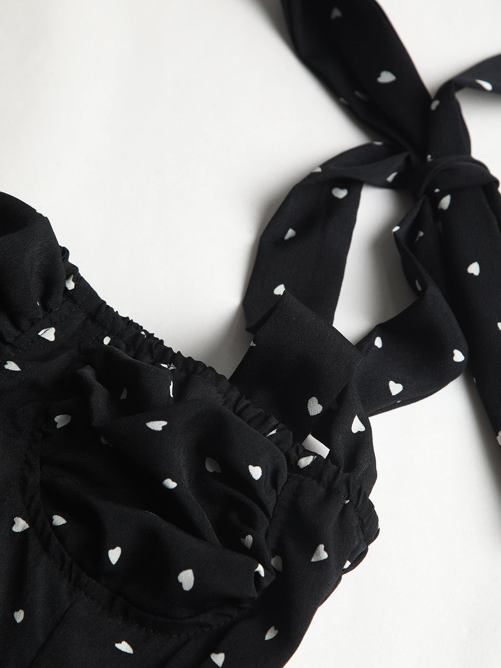 Taşlı Fiyonklu Kolsuz Gömlek Üst