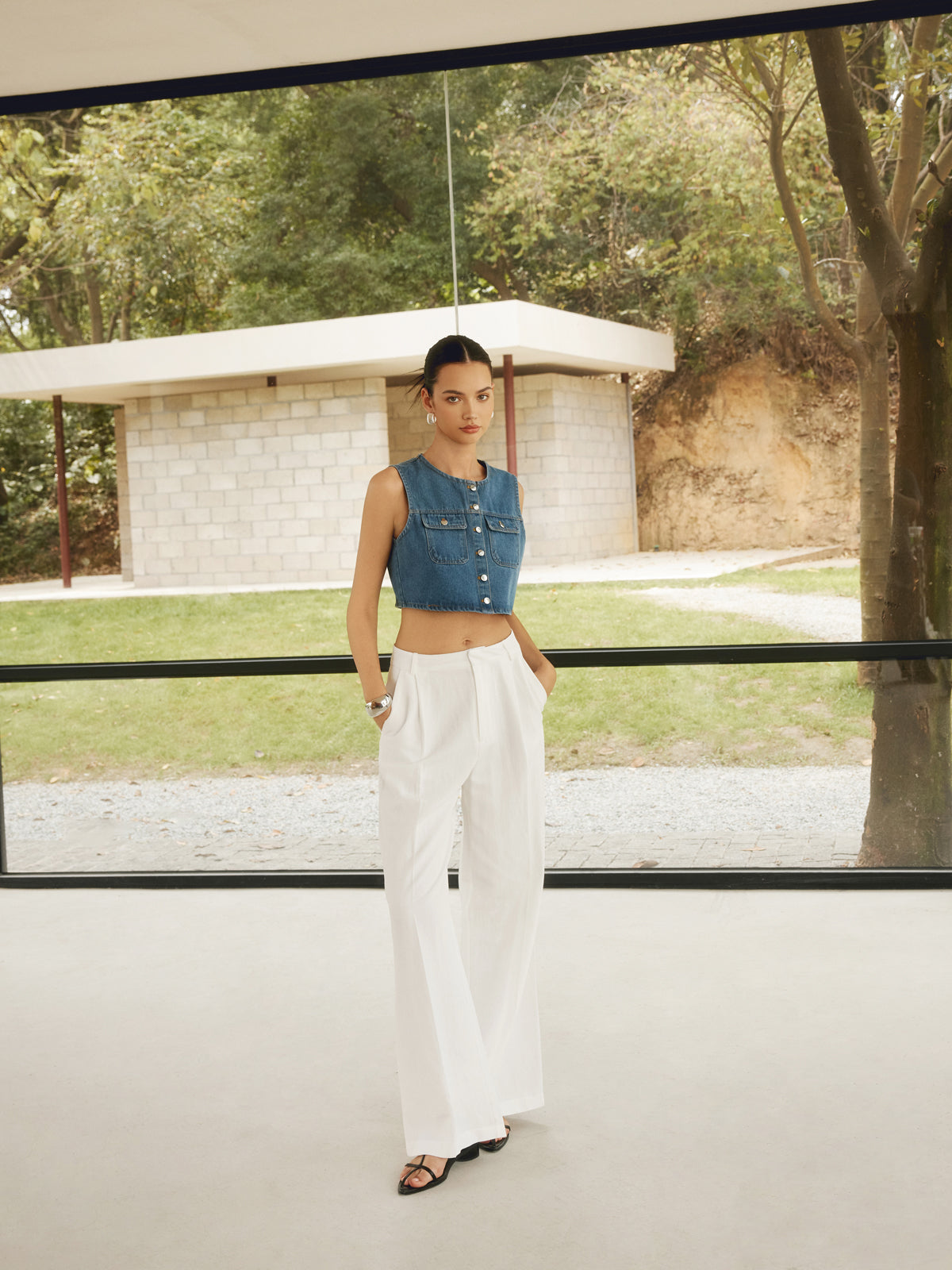 Düğme Detaylı Kolsuz Denim Kısa Üst