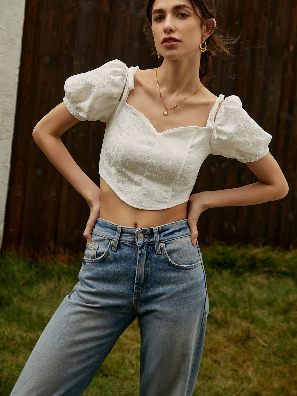 Kalp Yaka Arkasız Kısa Üst