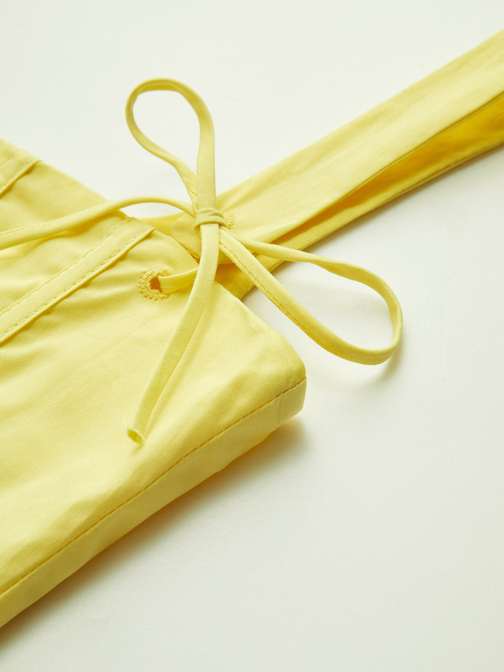 Sırtı Açık Kolsuz Kısa Üst