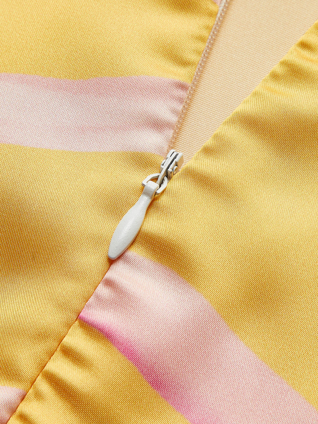 Halter Sırt Dekolteli Baskılı Uzun Elbise