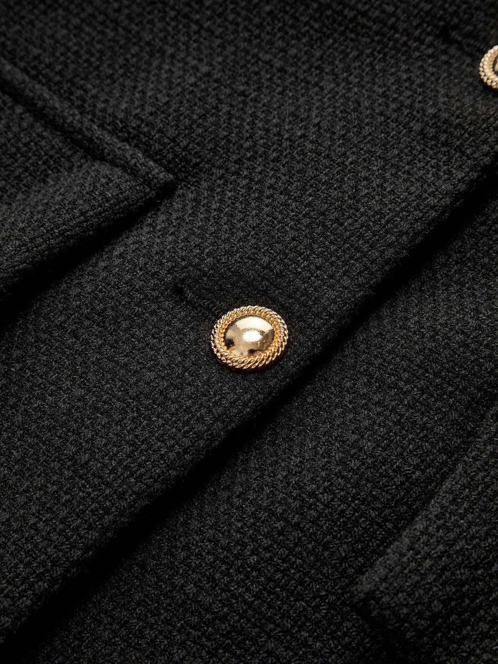 Altın Düğme Detaylı Siyah Kısa Ceket