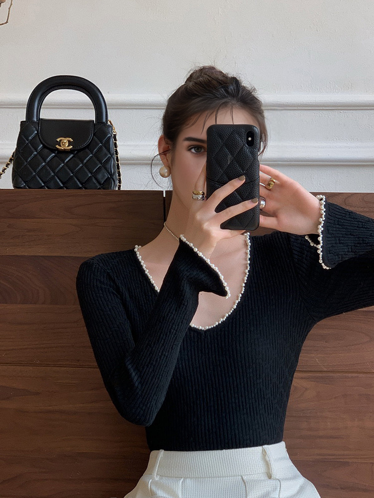 V-Yaka İpeksi Kenar Detaylı Triko Üst