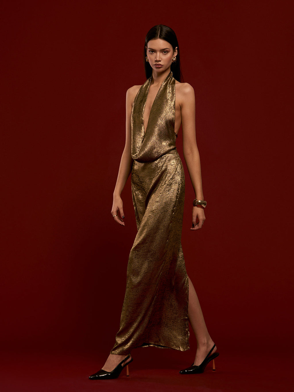 Sırtı Açık Fırfırlı Askılı Elbise