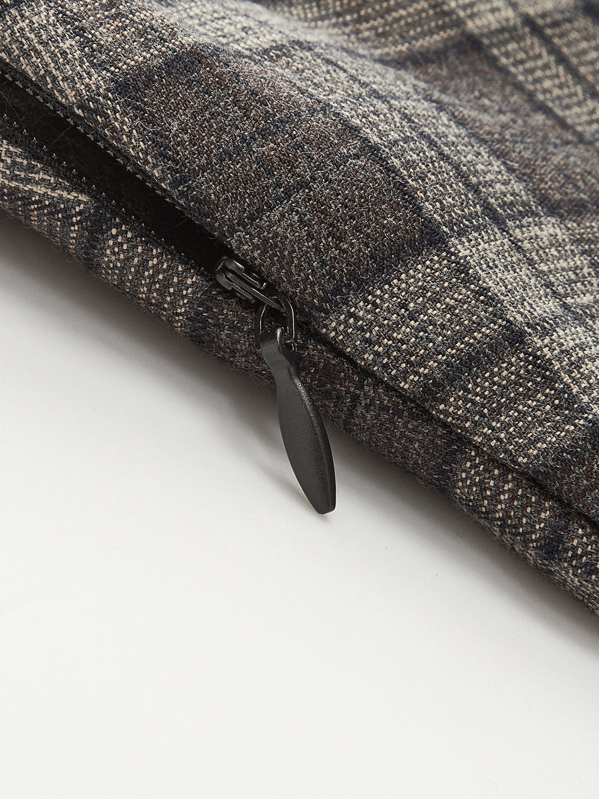 Şık Kareli Fırfırlı Etek ve Şık Kemeri