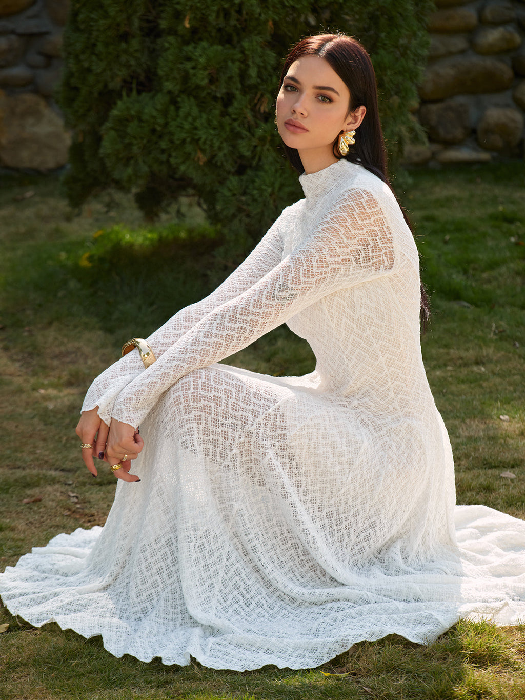 Büzgülü Yaka Dantelli Uzun Elbise