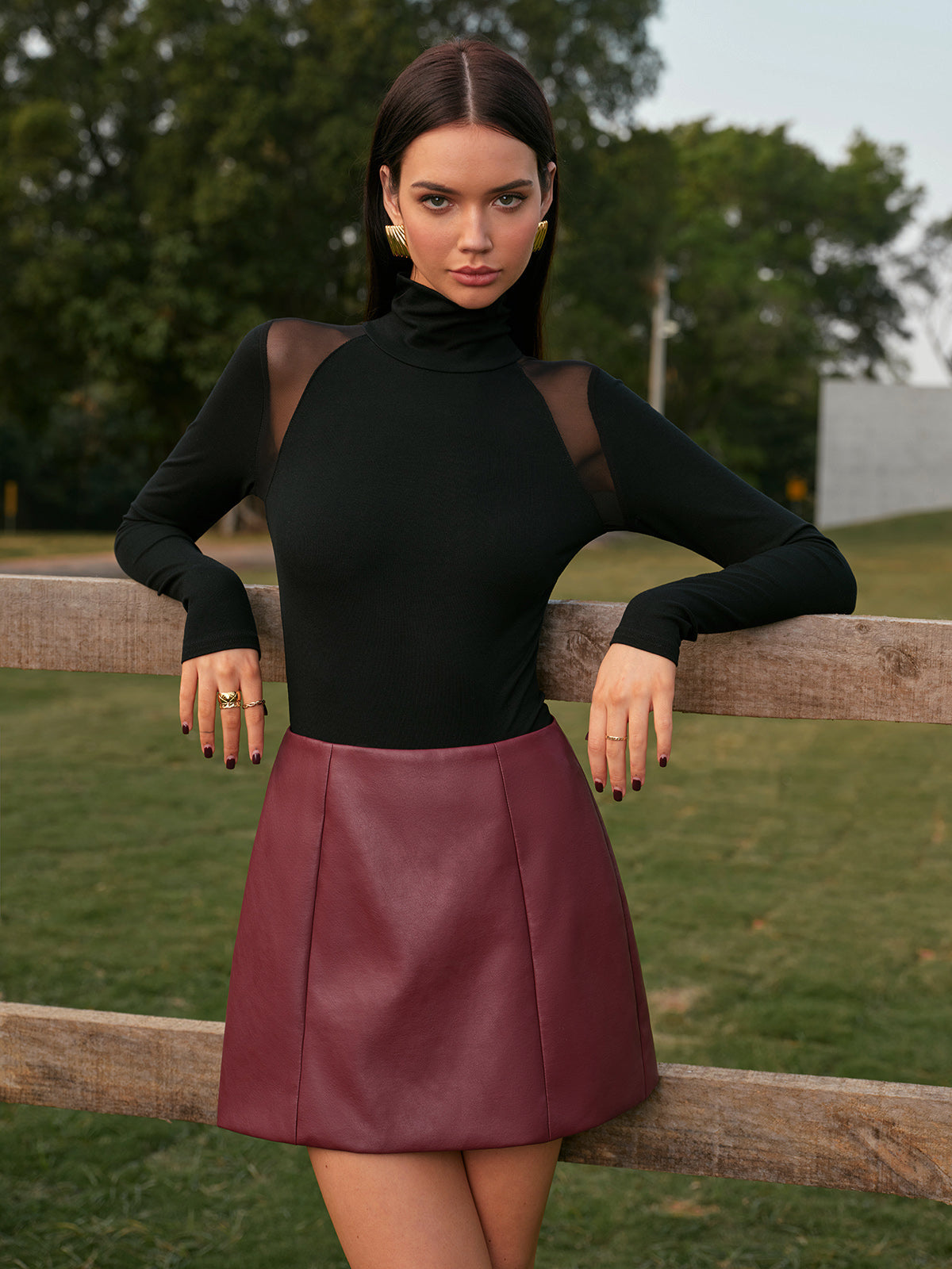 Orta Bel Suni Deri Sırttan Fermuarlı Mini Etek