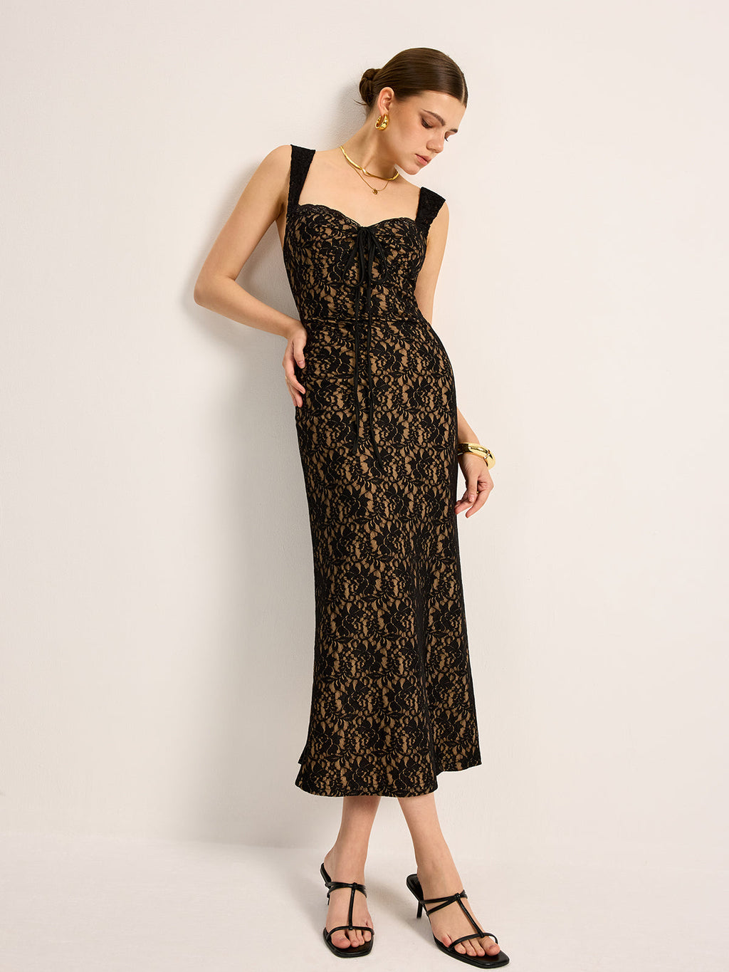 Şık Dantel Bağlamalı Askısız Abiye Elbise