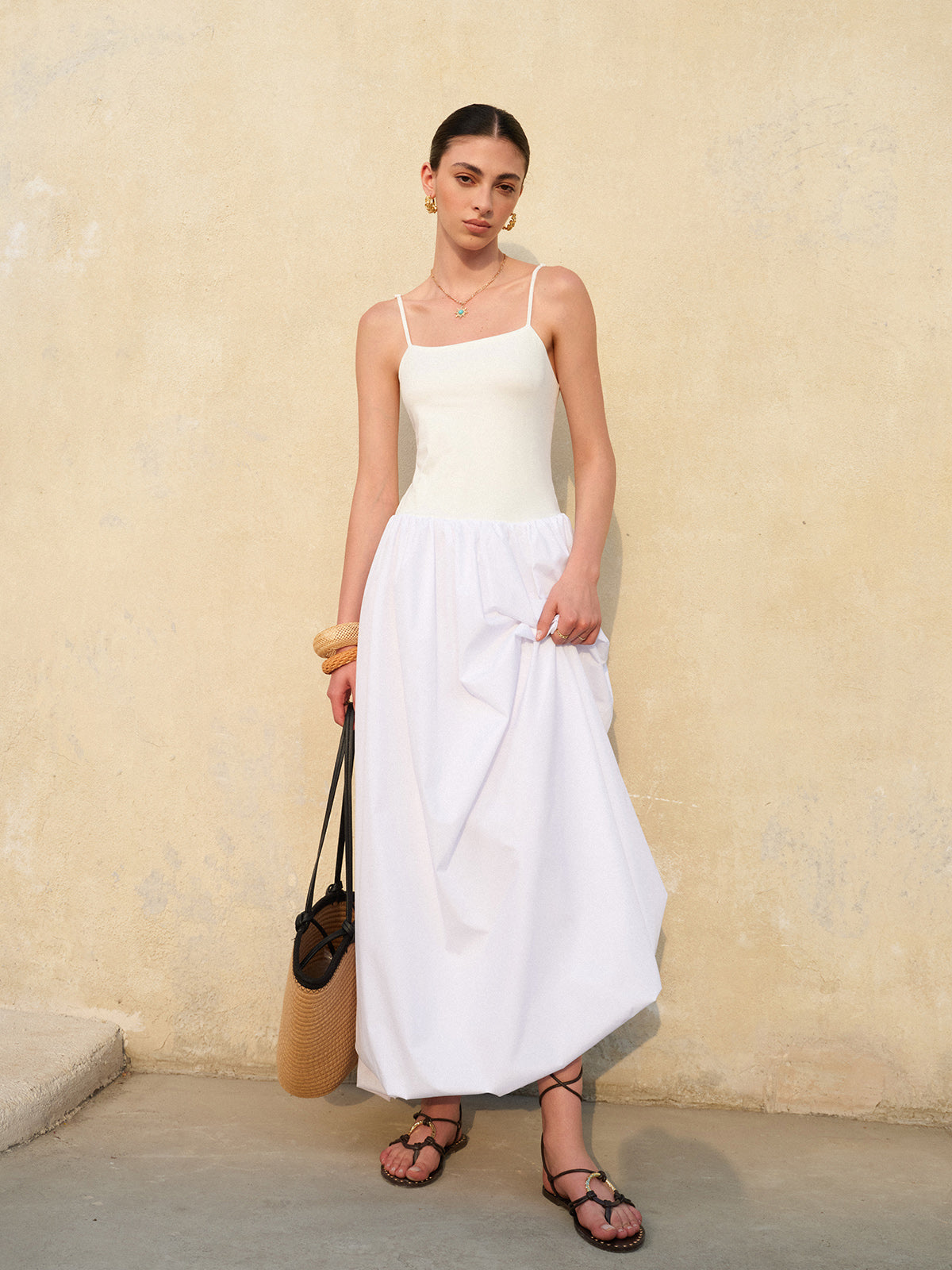 Şık Balon Etek Askılı Elbise ile Kusursuz Bir Görünüm